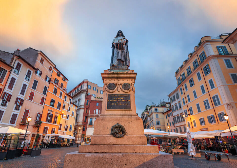 Campo dei Fiori a Roma: storia e cosa vedere